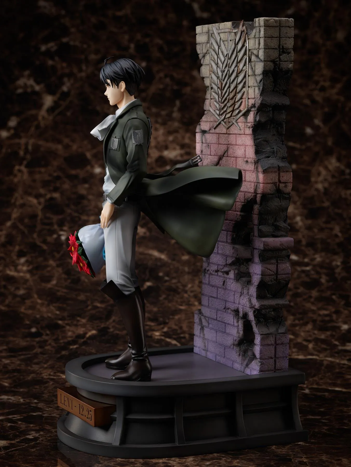 Attack on Titan: Levi Birthday Ver. 1/7 Scale Figurine