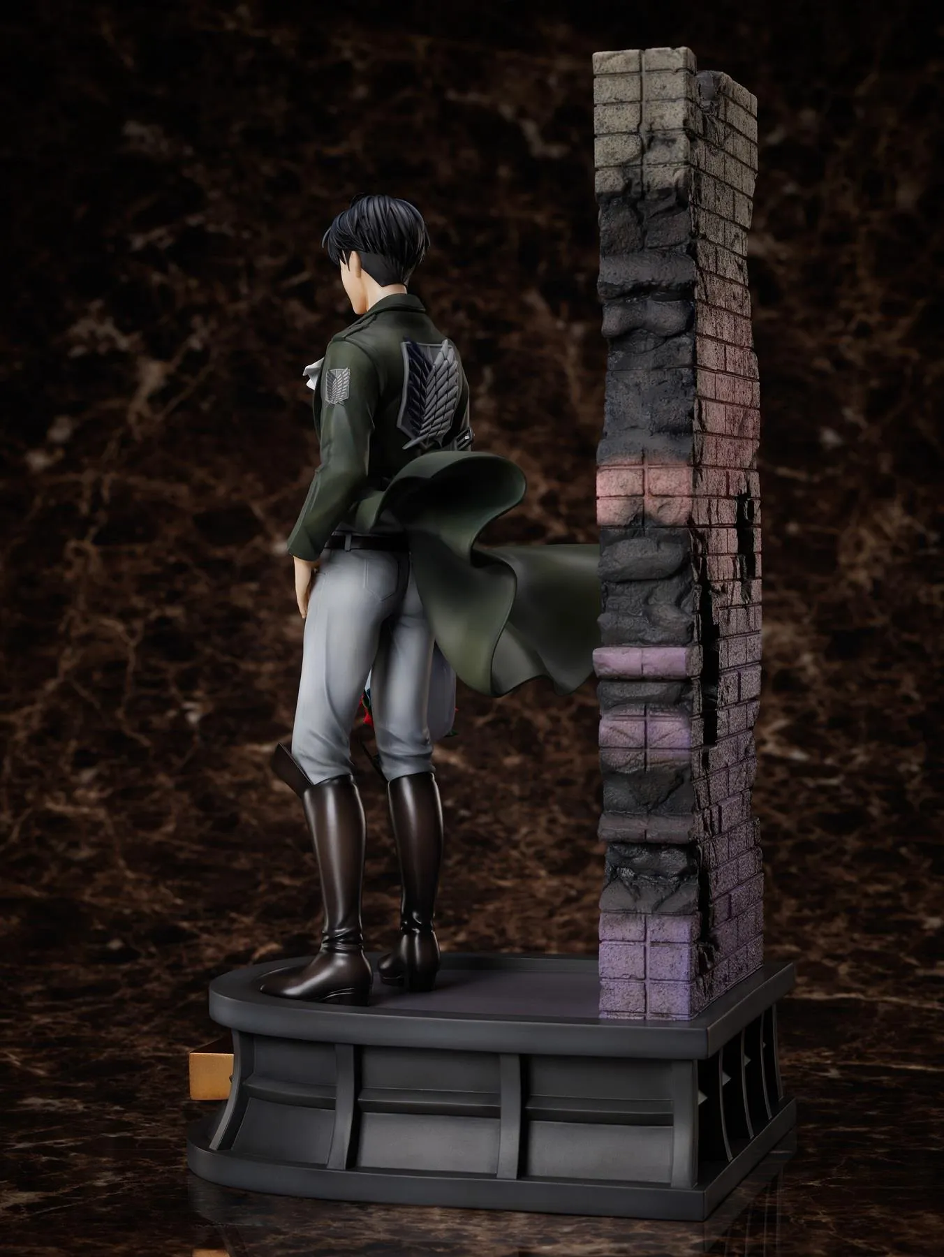 Attack on Titan: Levi Birthday Ver. 1/7 Scale Figurine