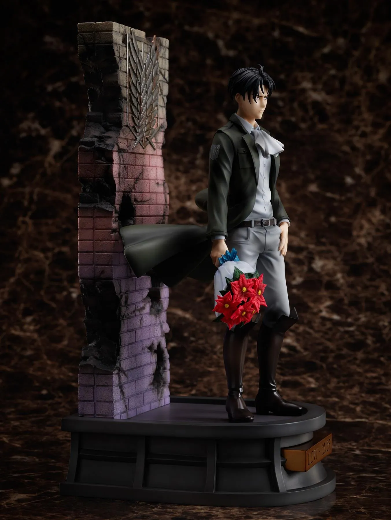 Attack on Titan: Levi Birthday Ver. 1/7 Scale Figurine