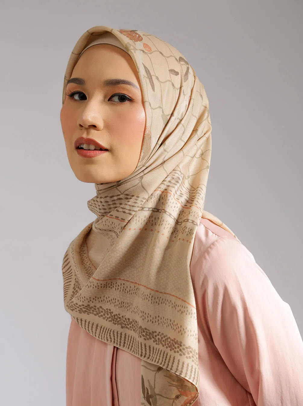 CAELIA SCARF ALMOND