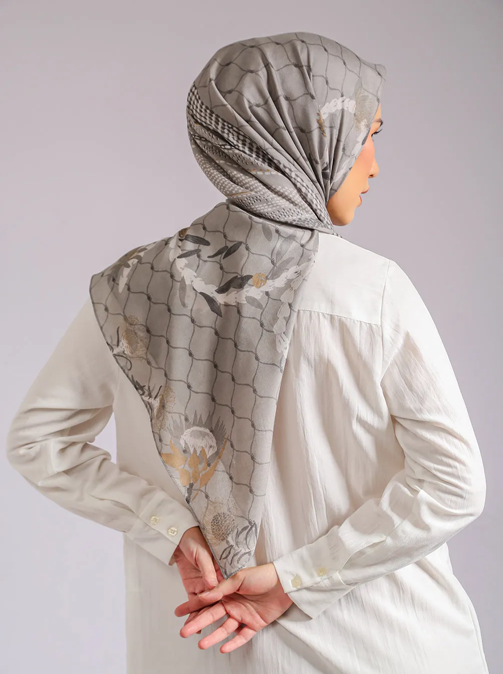 CAELIA SCARF MOONSTONE