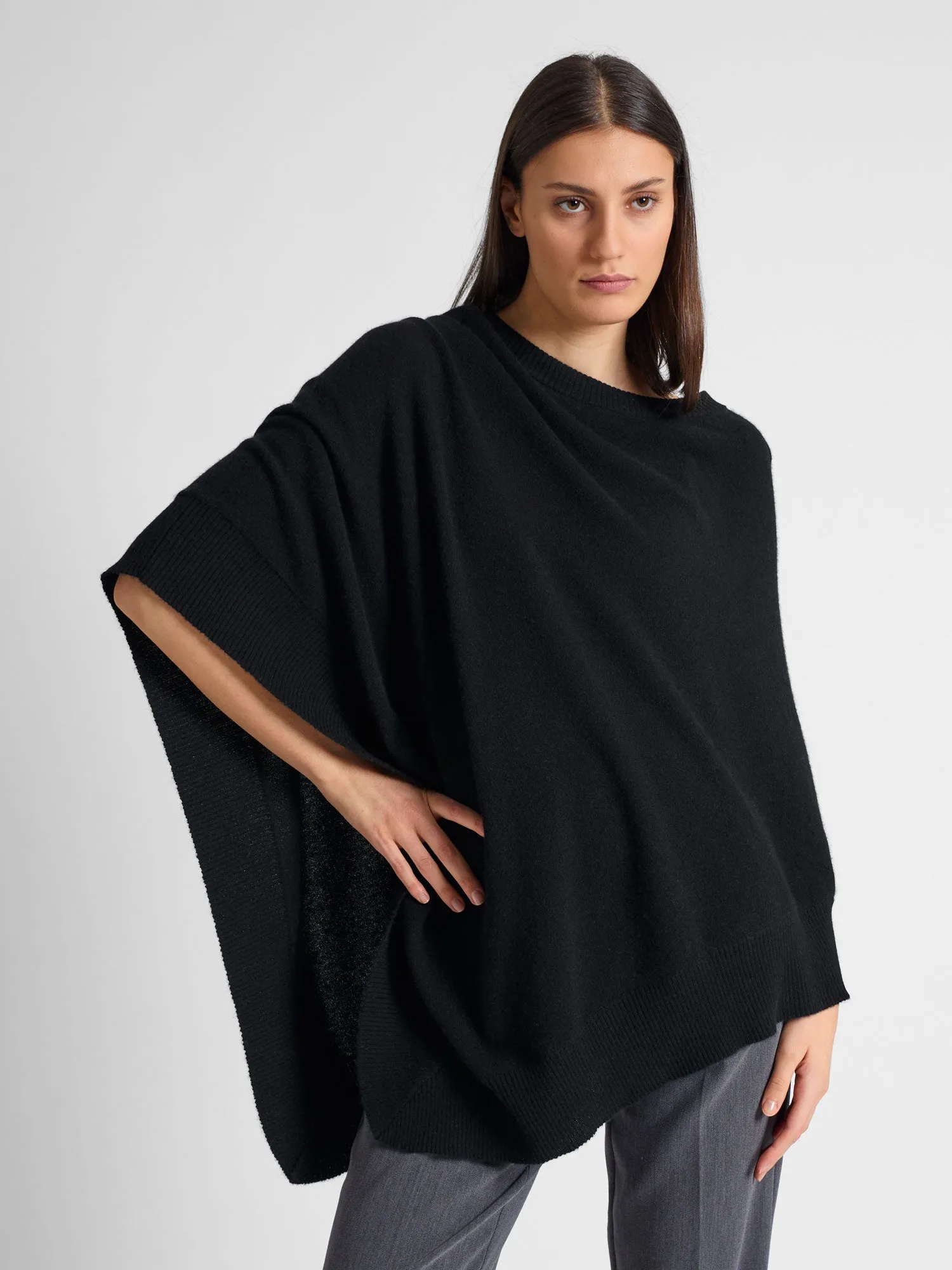 Cashmere poncho "Haddy" - black