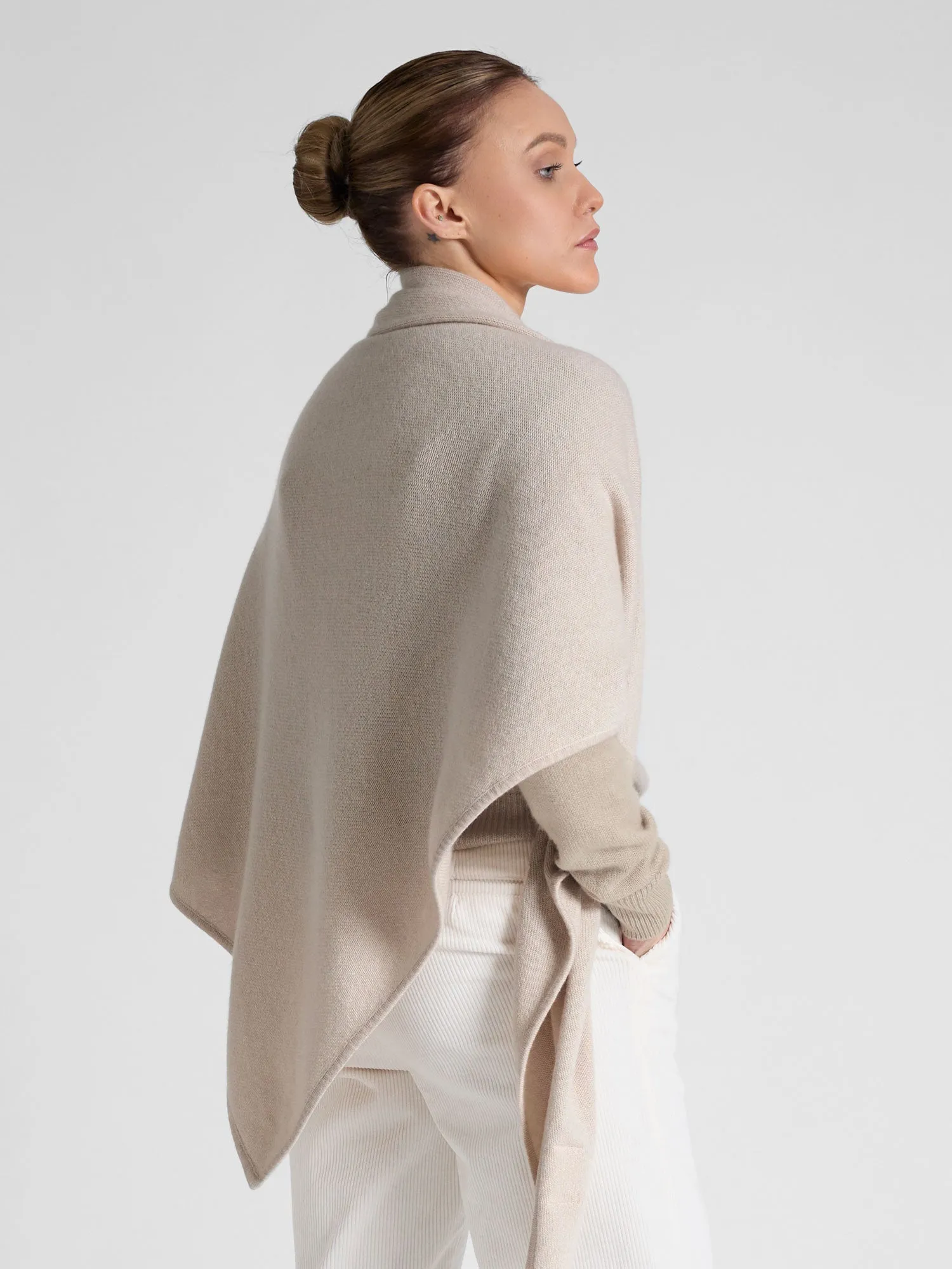 Cashmere scarf "Triangle" - cream