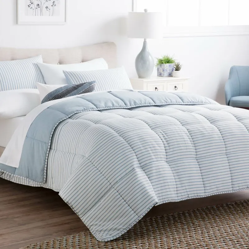 Darirea All Season Microfiber Down Alternative Comforter