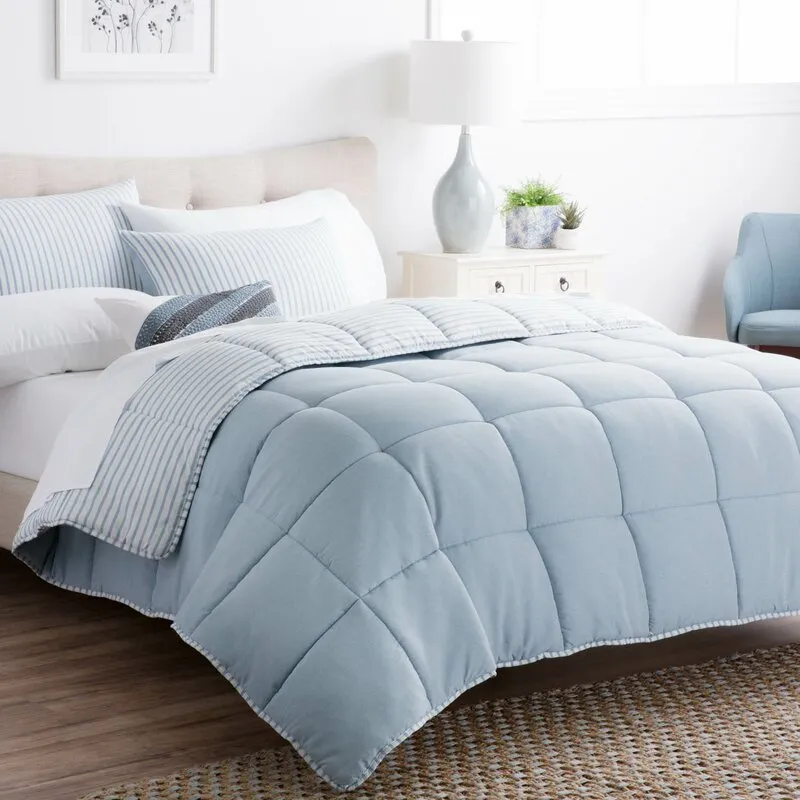 Darirea All Season Microfiber Down Alternative Comforter