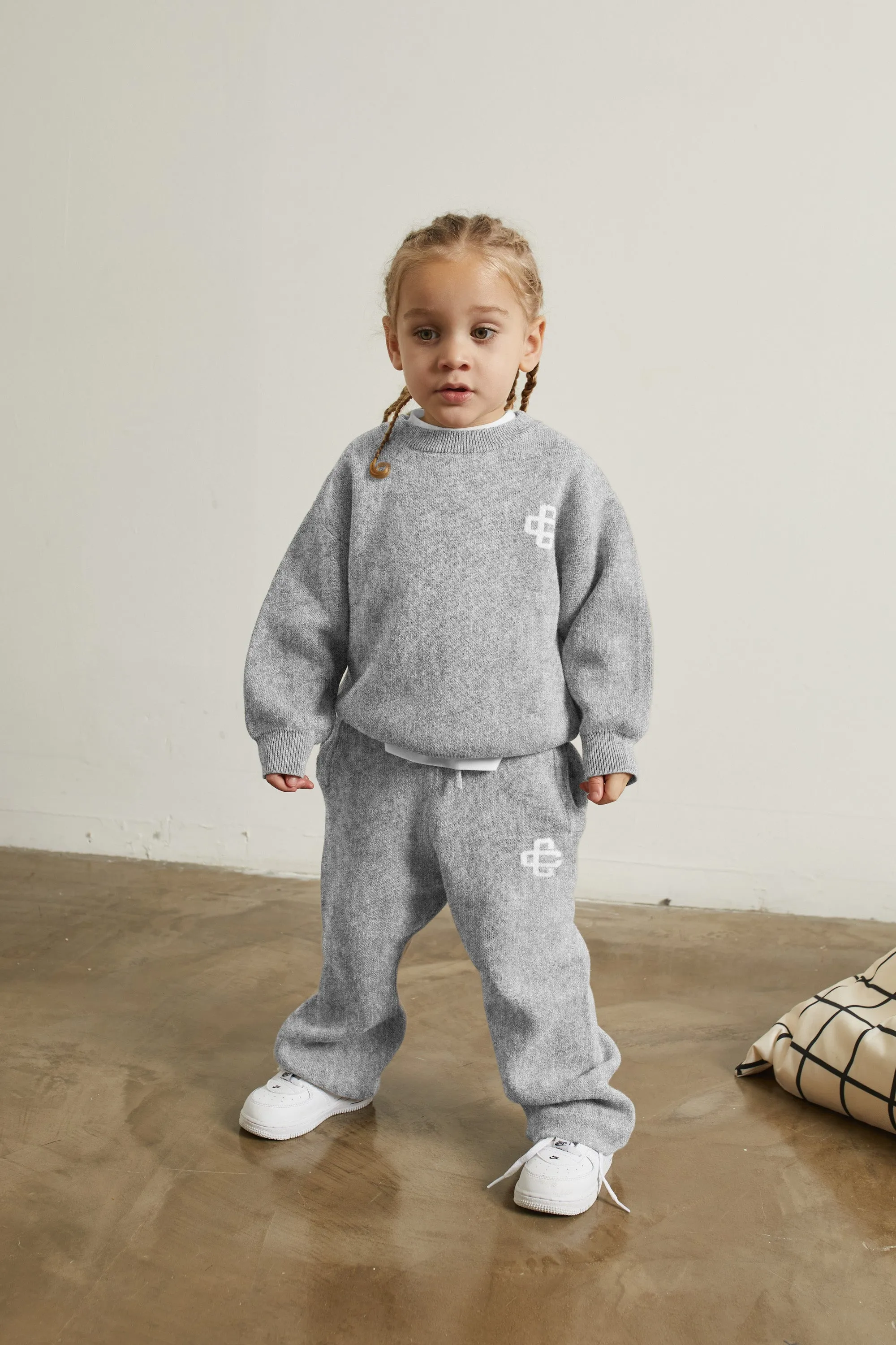 KIDS KNITTED EMBLEM CREW - GREY MARL