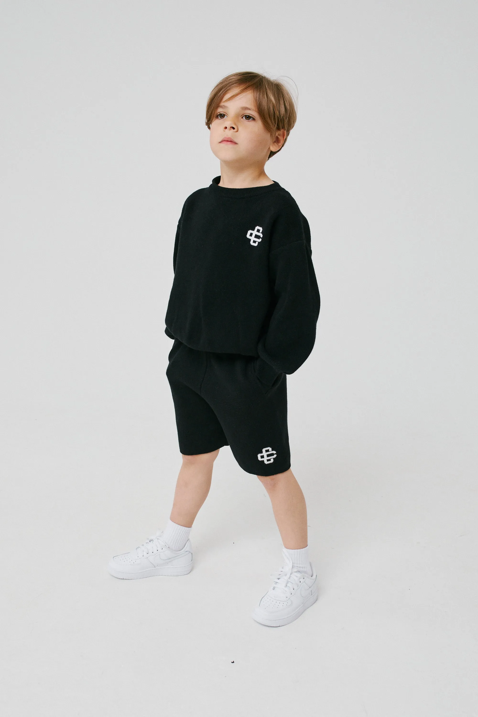 KIDS KNITTED EMBLEM SHORTS - BLACK