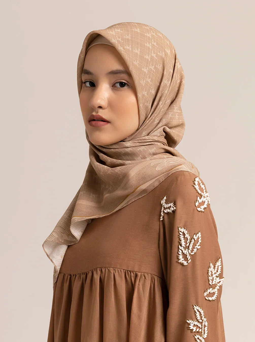 MONOGRAM SCARF CHESTNUT