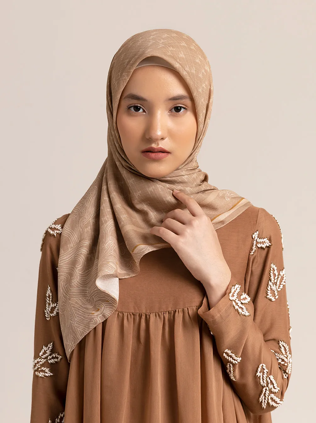 MONOGRAM SCARF CHESTNUT