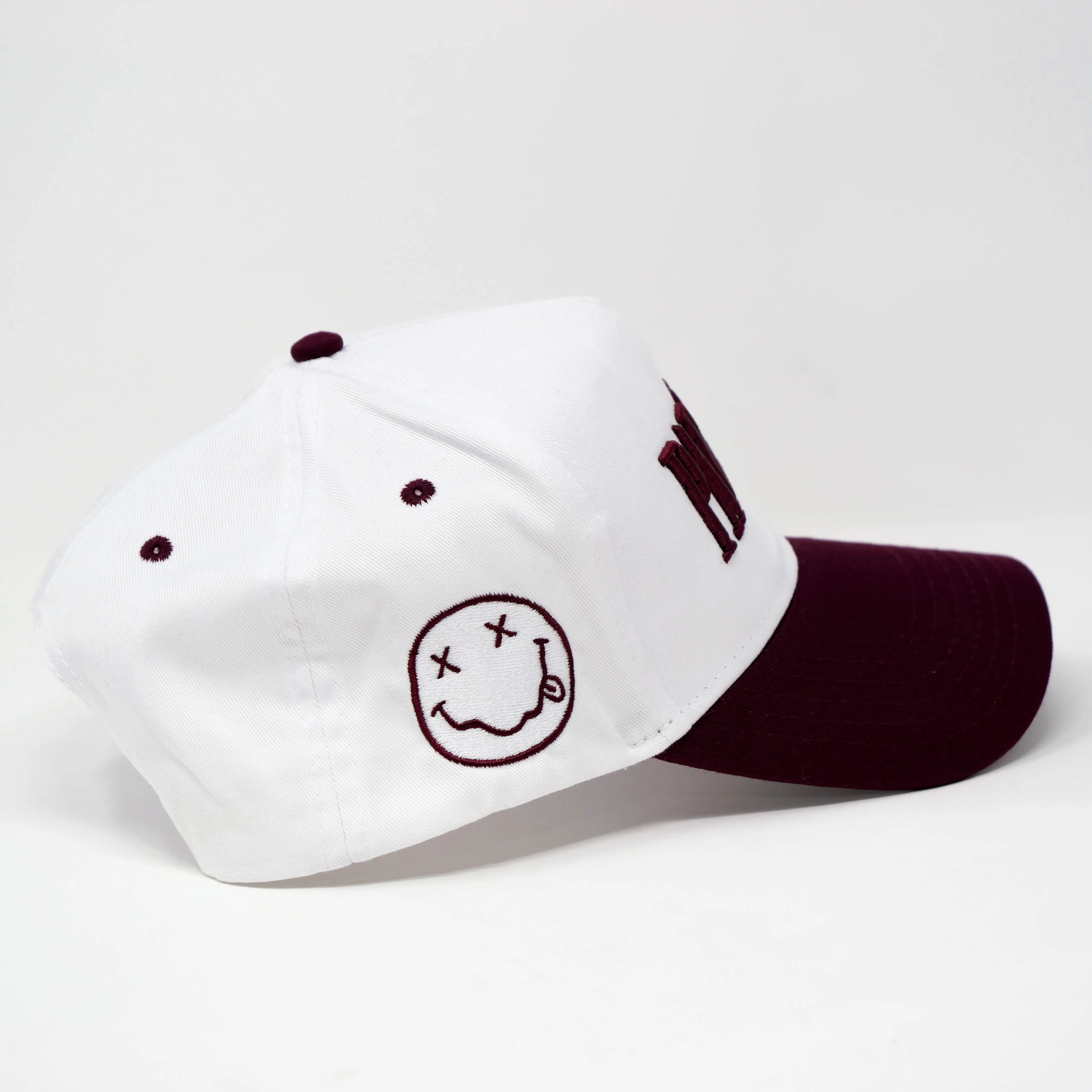 PARANOIA HAT  WHITE/BURGUNDY