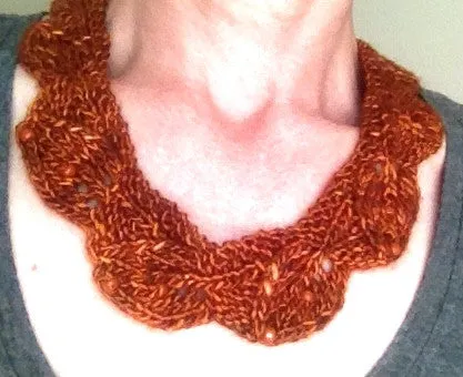 "Leaves", a knitted necklace pattern